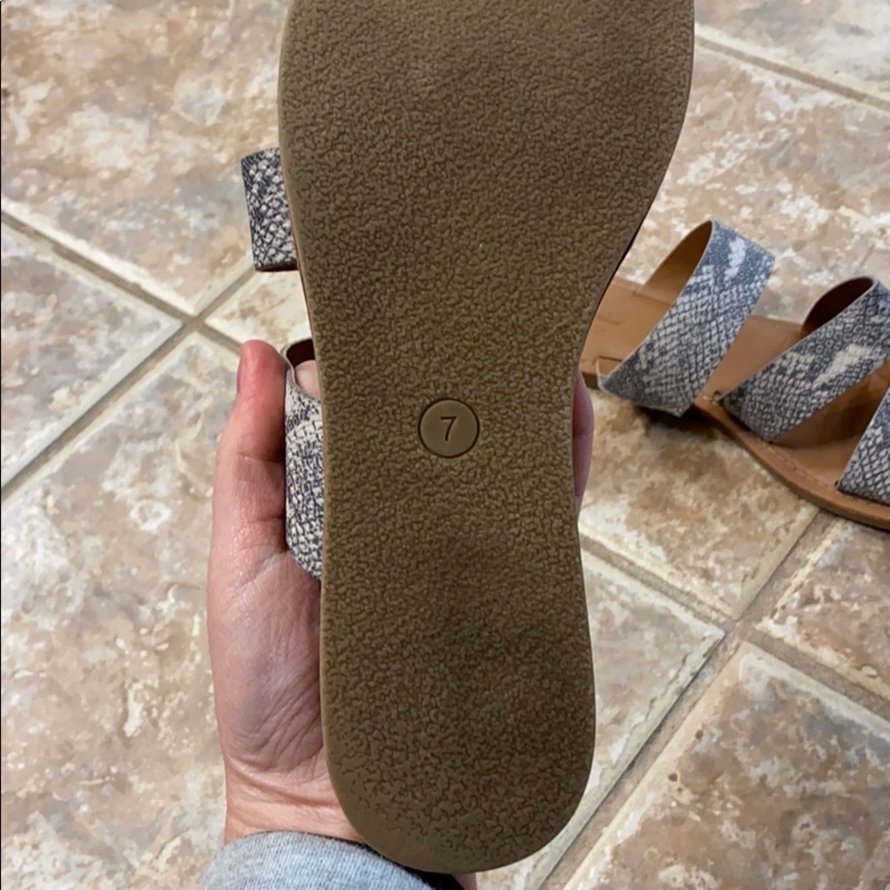 Universal Thread Slide-On Sandals - Picture 2 of 4